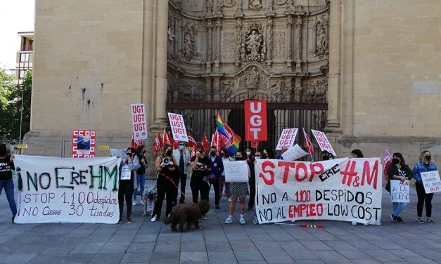 Las trabajadoras de H&M en La Rioja secundan la segunda jornada de huelga y protestan contra el ERE y el empleo low cost